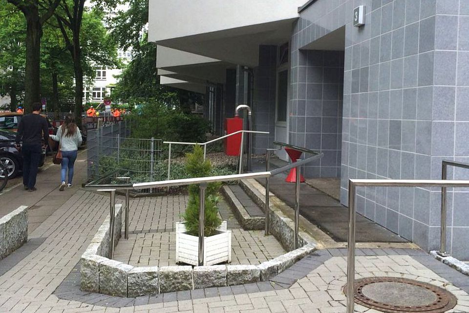Außenansicht des Zugangs zur Anlage in der Monetastraße